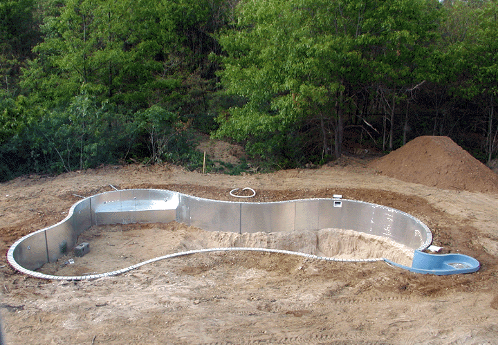 Backfilled_and_rough_raked.GIF (279557 bytes)