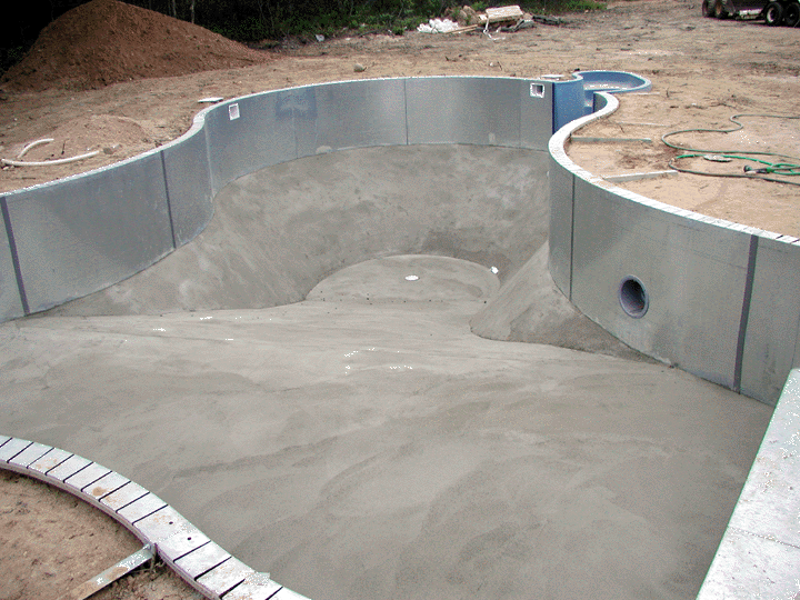 Cement bottom 2.GIF (224403 bytes)