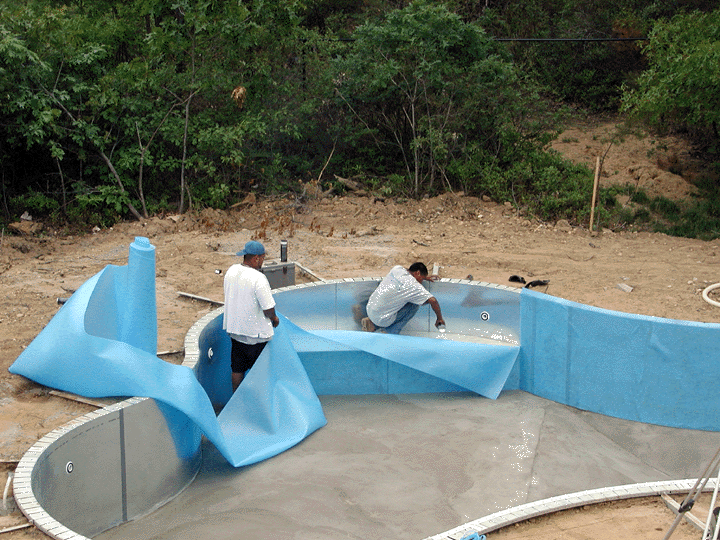 Foam padding install.GIF (269006 bytes)