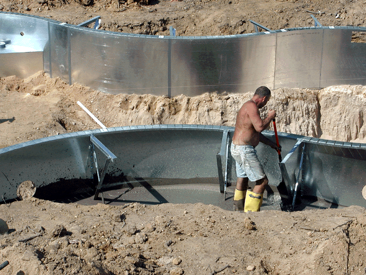 Leveling out the collar.GIF (304474 bytes)